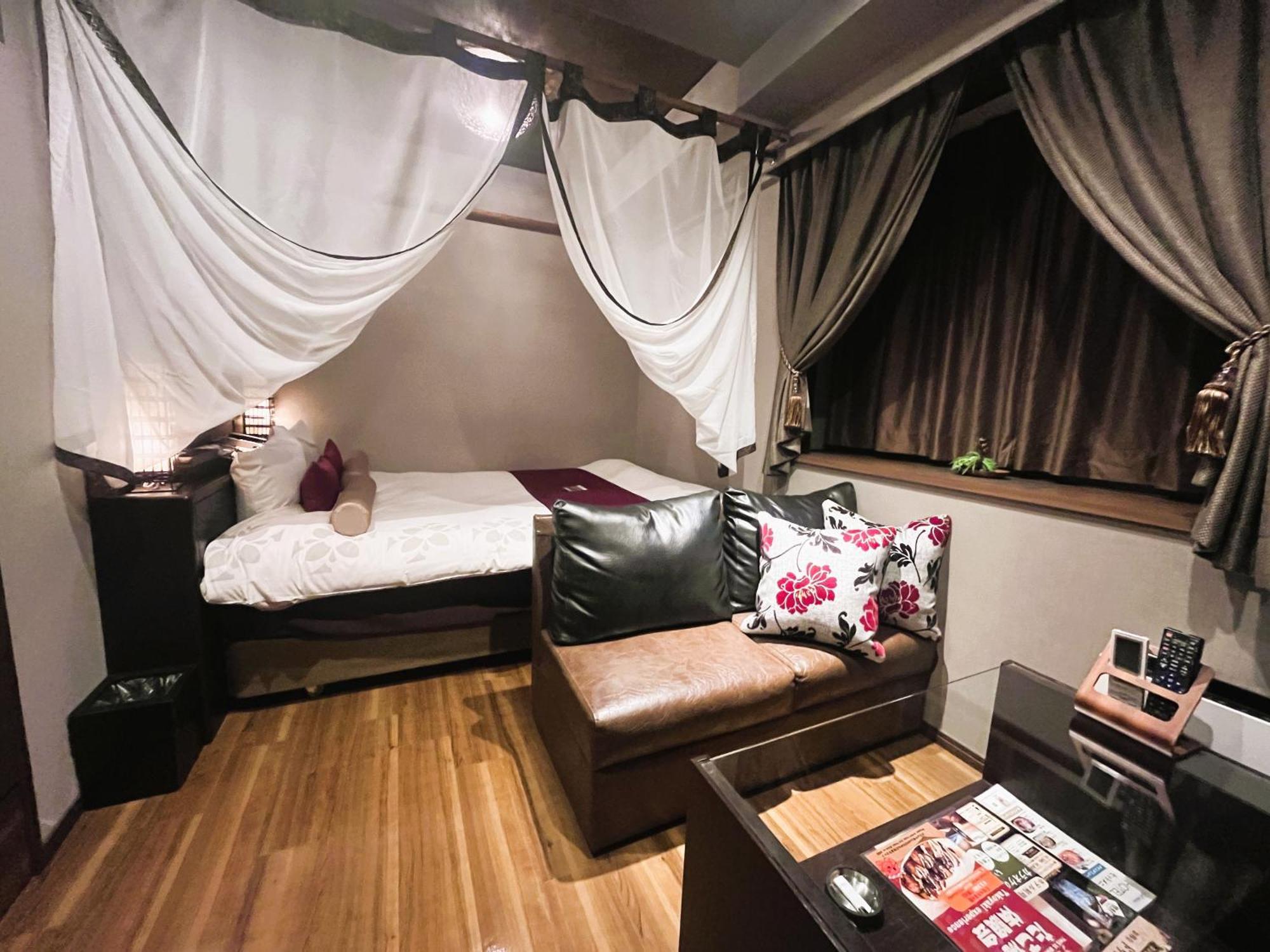 Hotel K6 Osaka Namba (Adults Only) Dış mekan fotoğraf